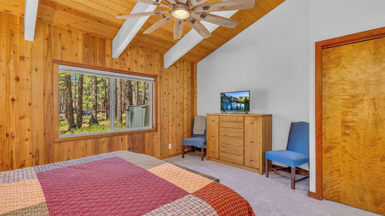 Photo of Bedroom in Overlook Park