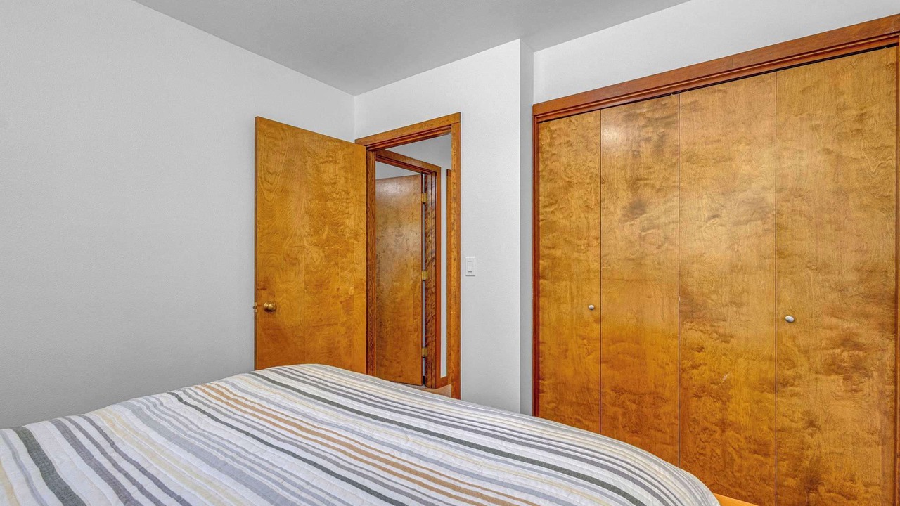 Photo of Bedroom in Overlook Park