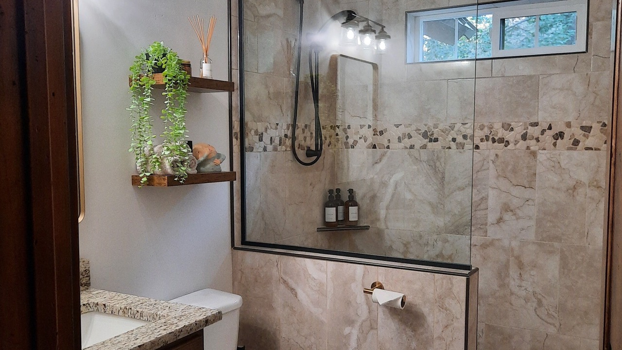 Photo of Bathroom in Garden Valley