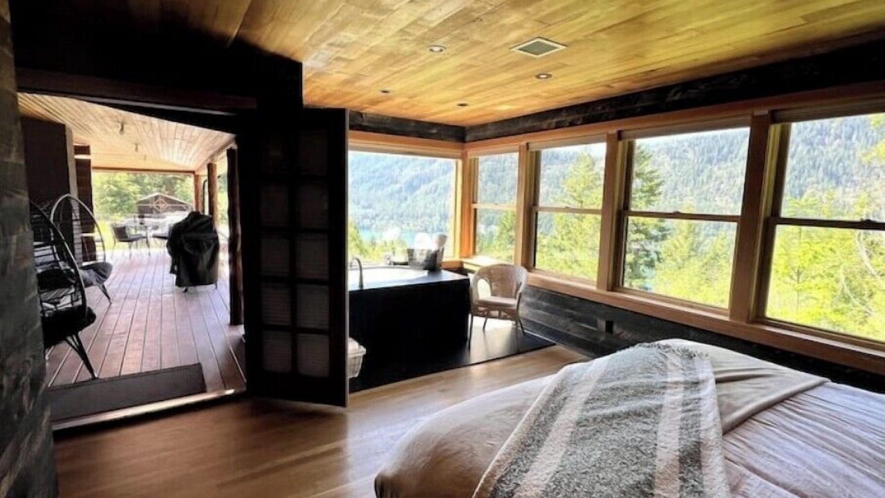 Photo of Bedroom in Eatonville