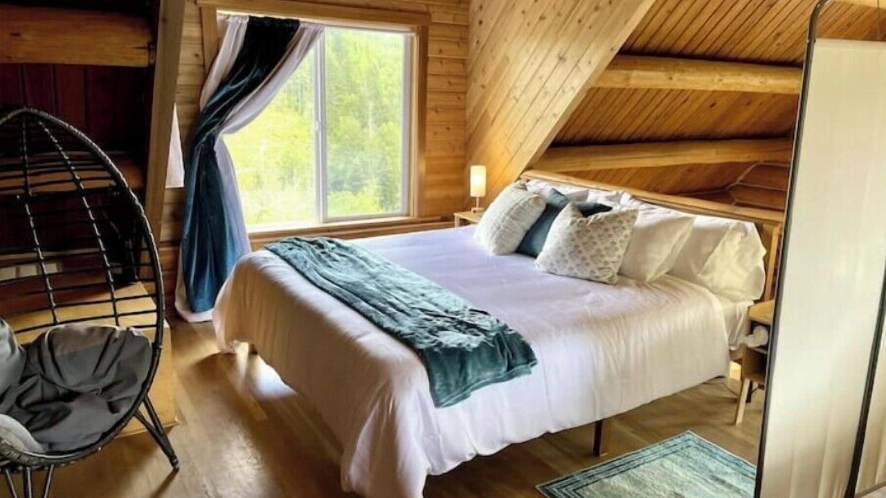 Photo of Bedroom in Eatonville