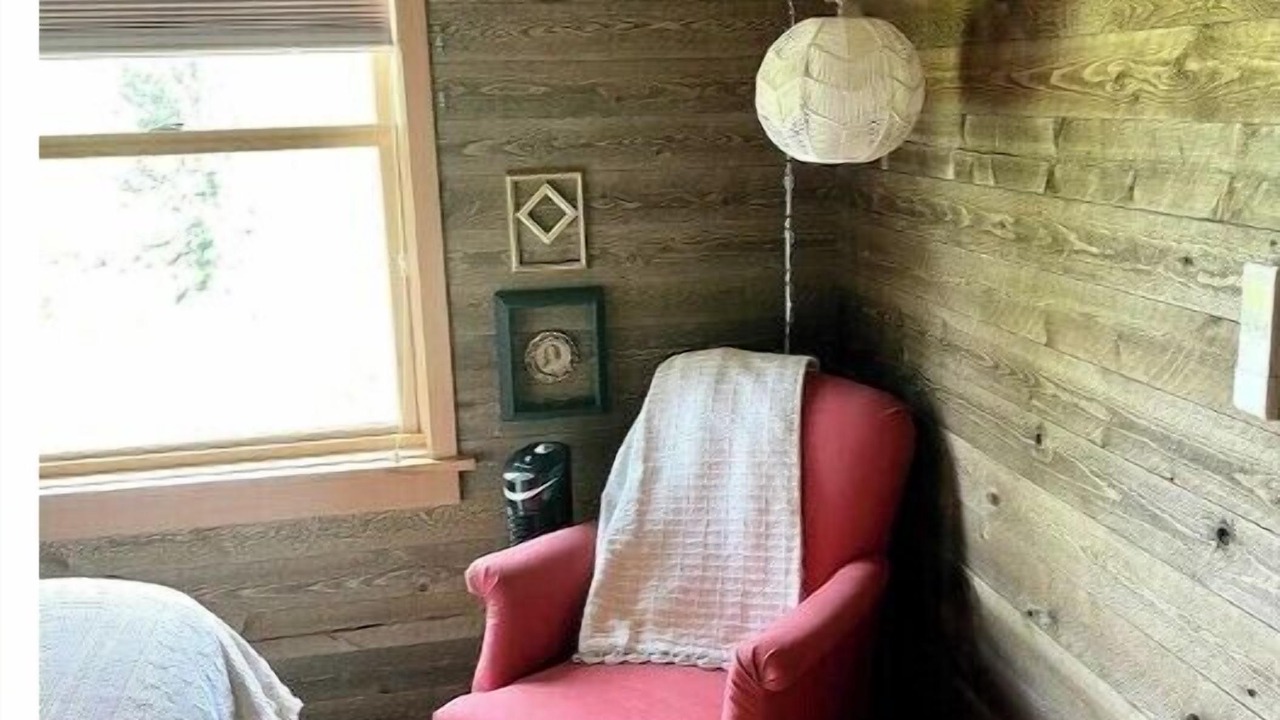 Photo of Bedroom in Eatonville