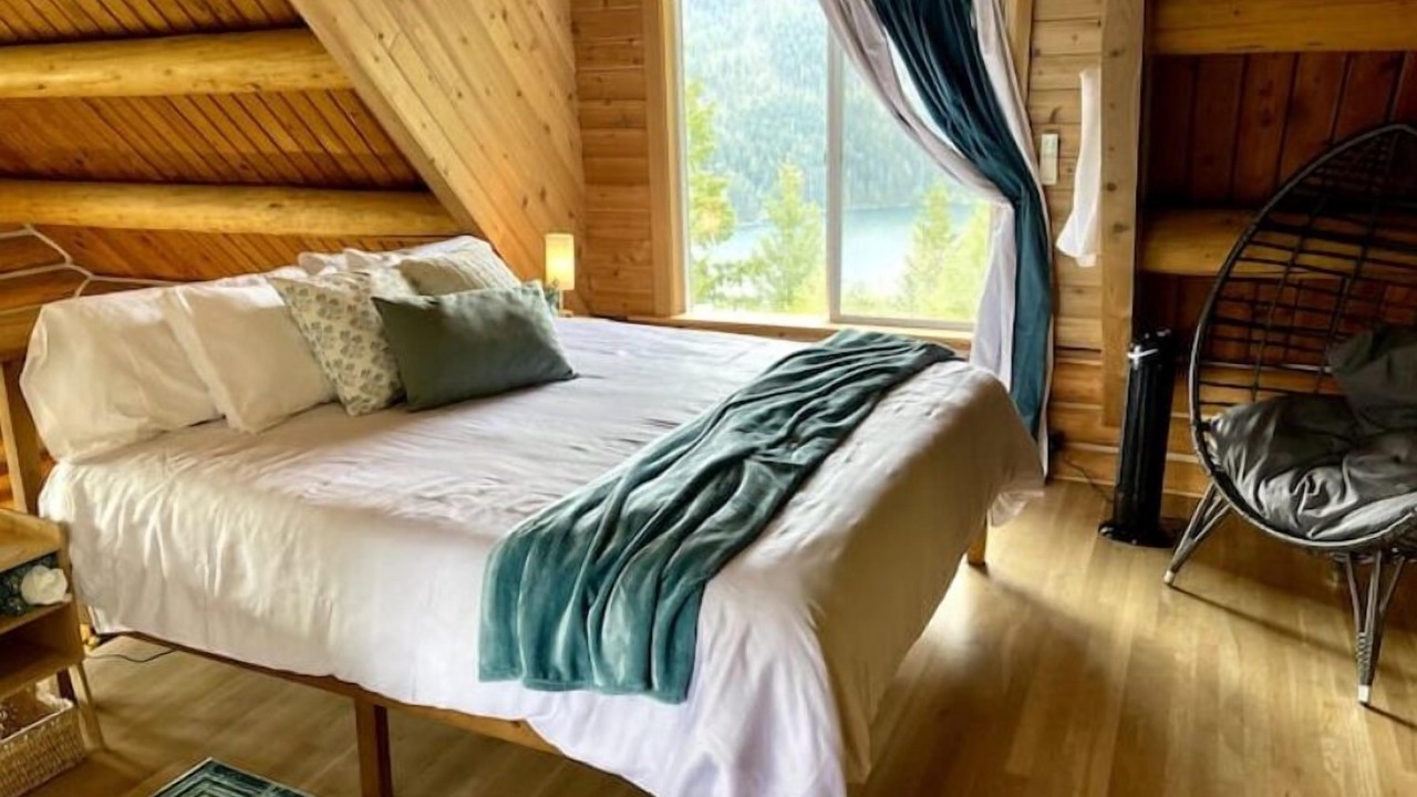 Photo of Bedroom in Eatonville