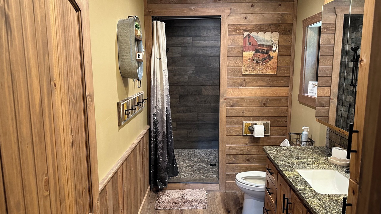 Photo of Bathroom in Island Park
