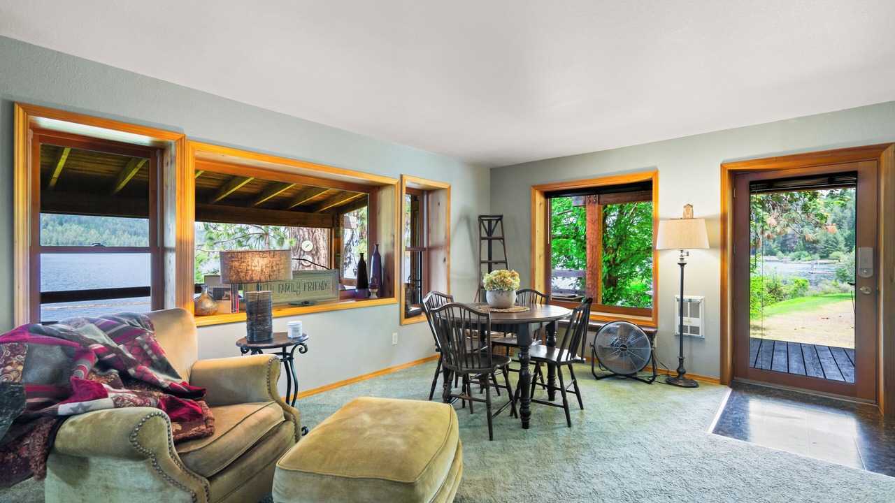Photo of Livingroom in Harrison