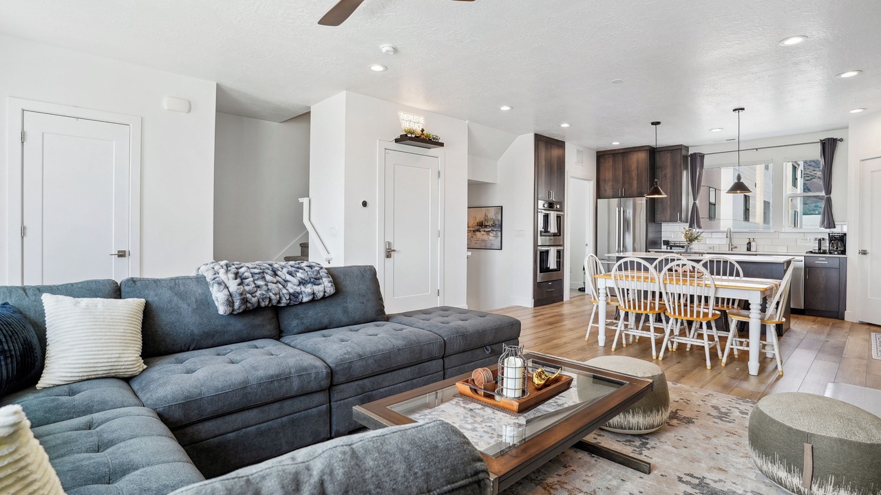 Photo of Livingroom in Central Business District