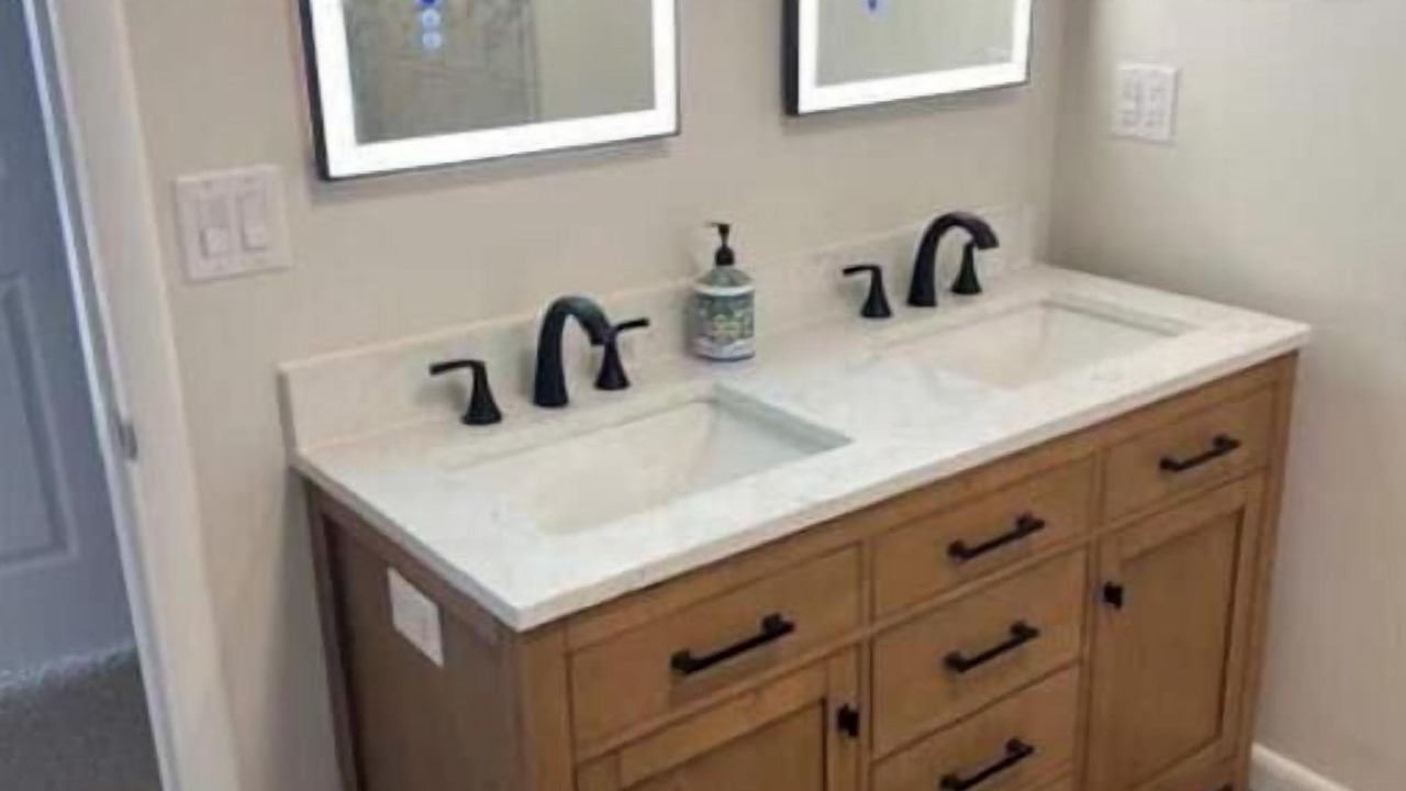 Photo of Bathroom in Garden City