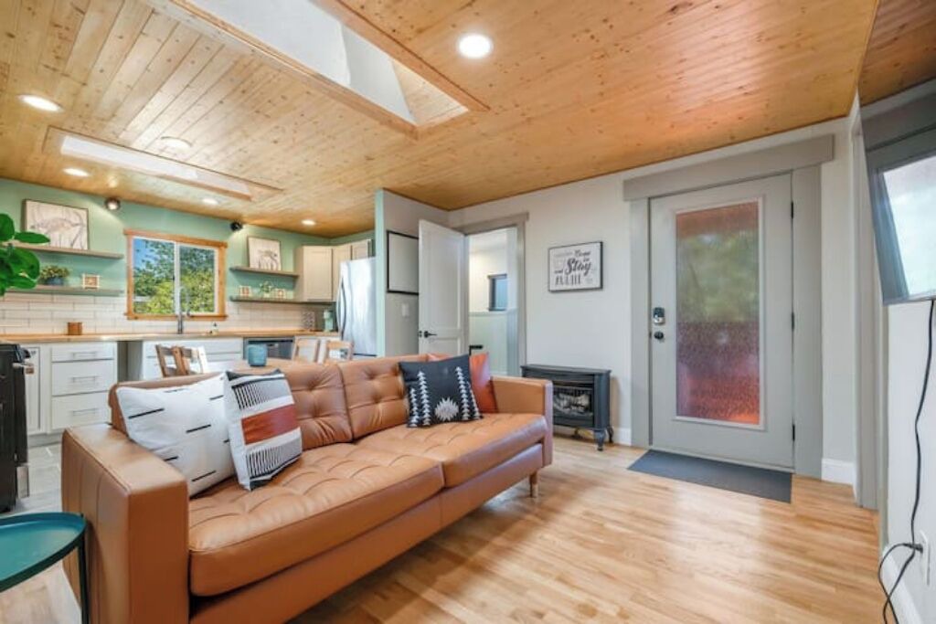 Photo of Livingroom in Lawton Park