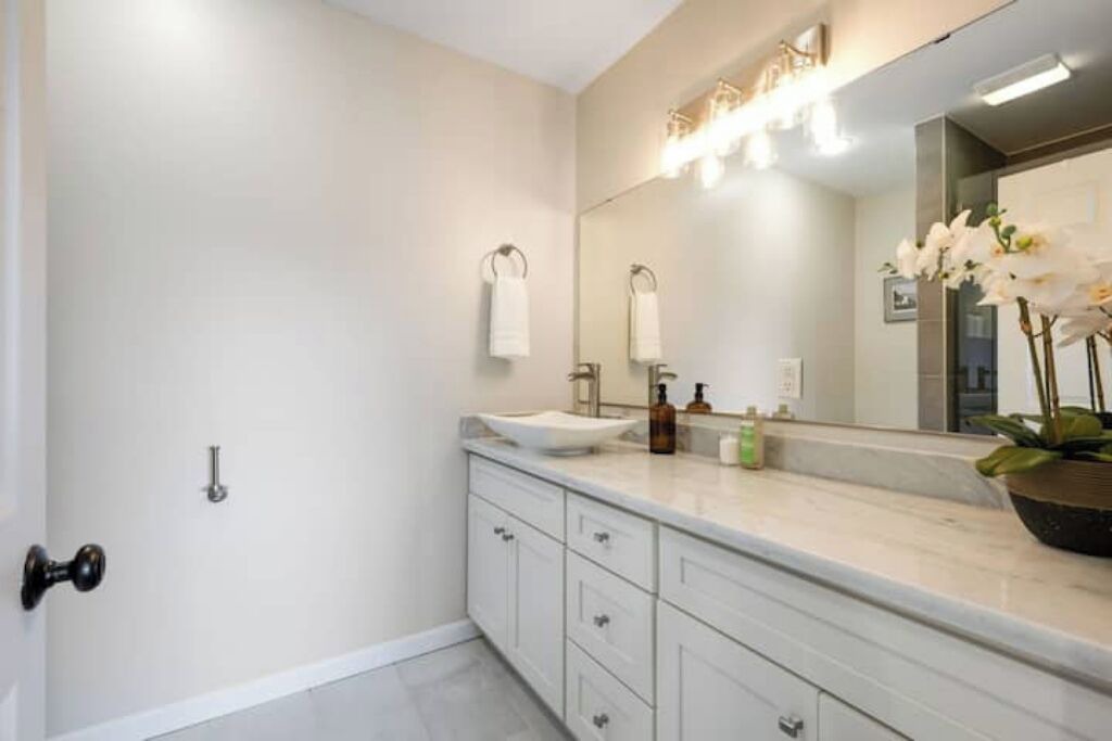 Photo of Bathroom in Southeast Magnolia