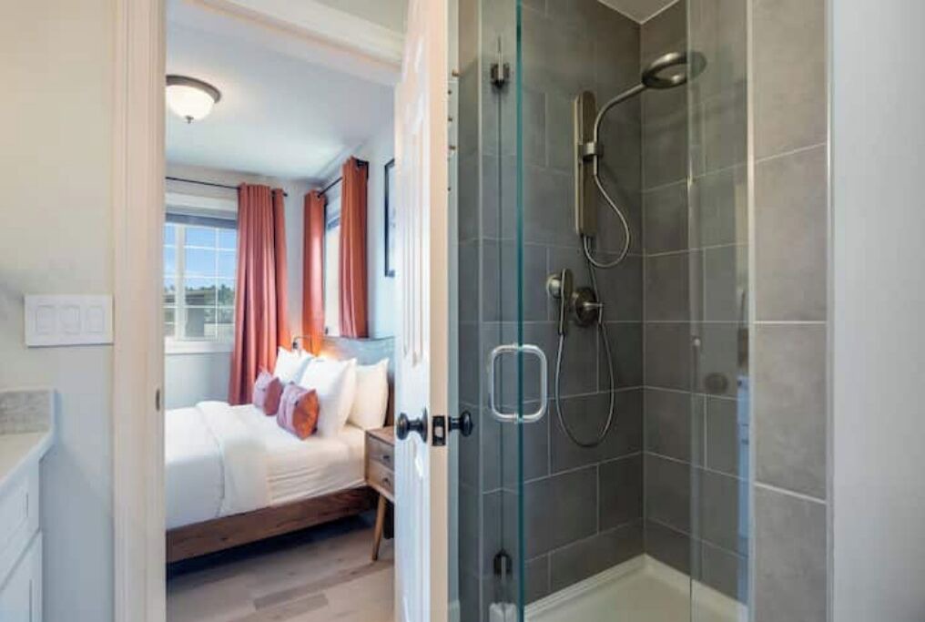 Photo of Bathroom in Southeast Magnolia