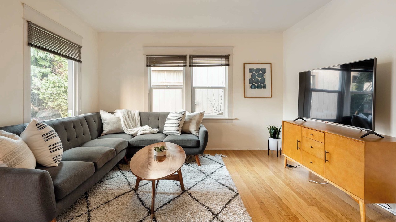 Photo of Livingroom in Belmont