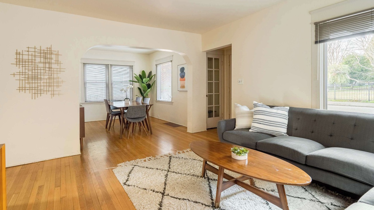 Photo of Livingroom in Belmont