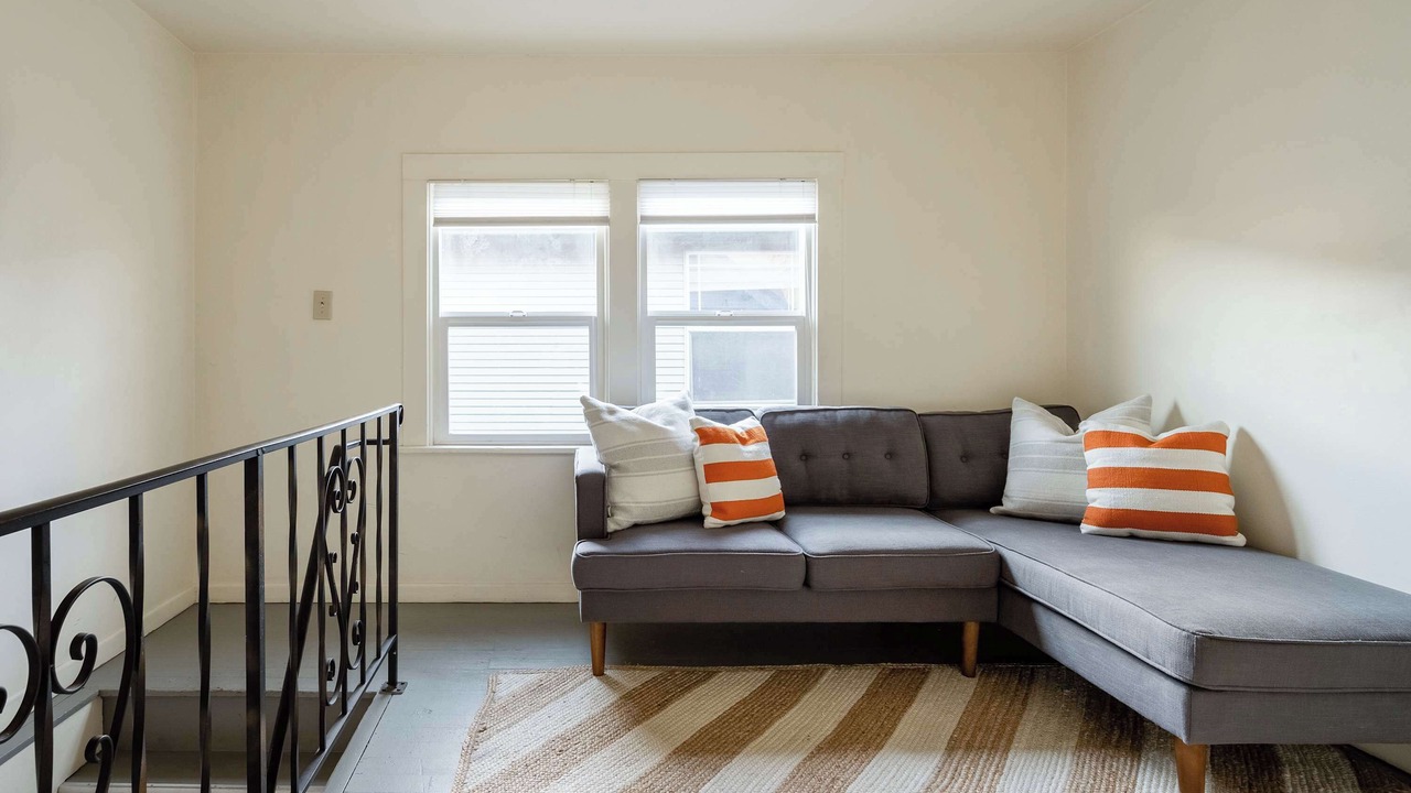 Photo of Livingroom in Belmont