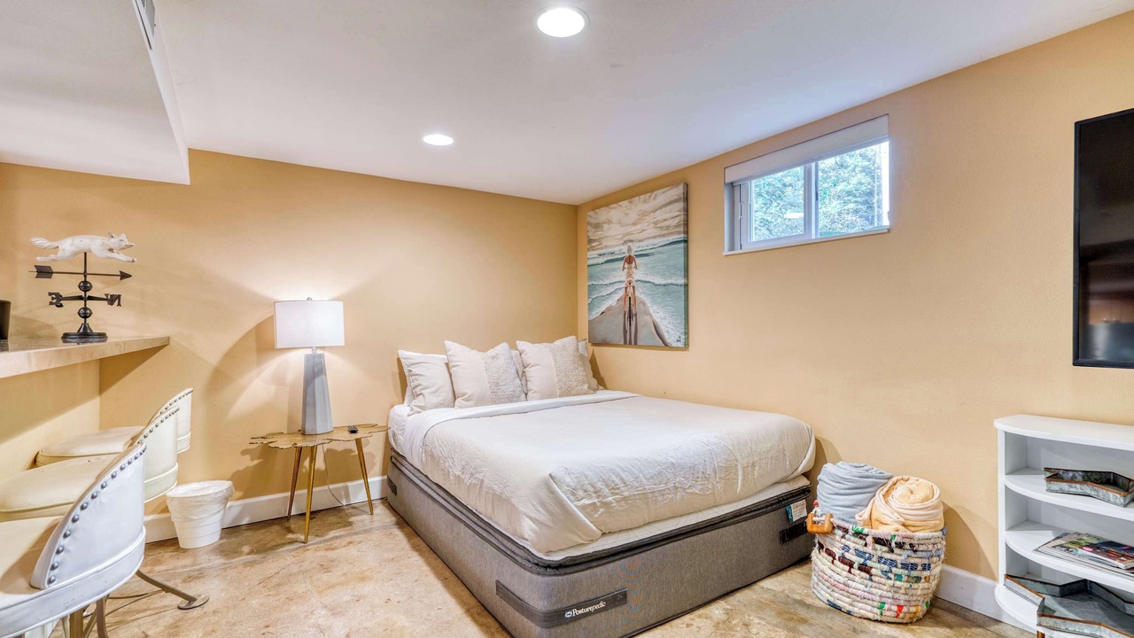 Photo of Bedroom in Goose Hollow