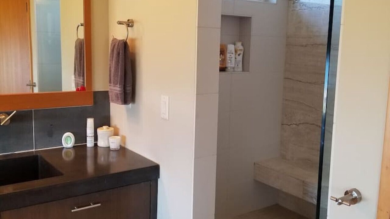 Photo of Bathroom in Point Roberts