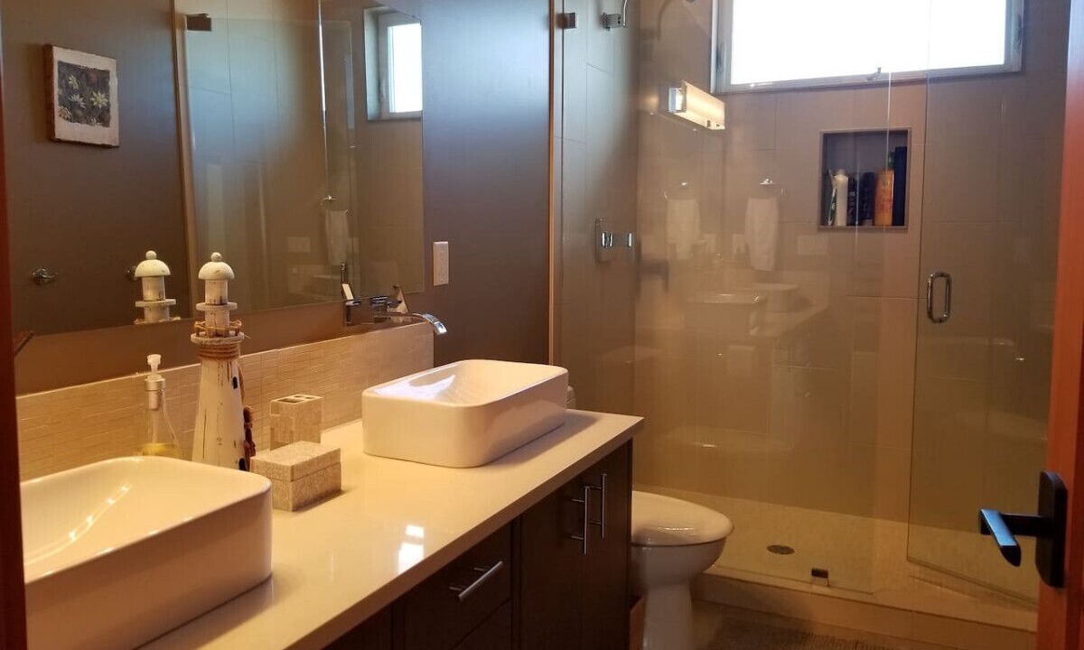Photo of Bathroom in Point Roberts