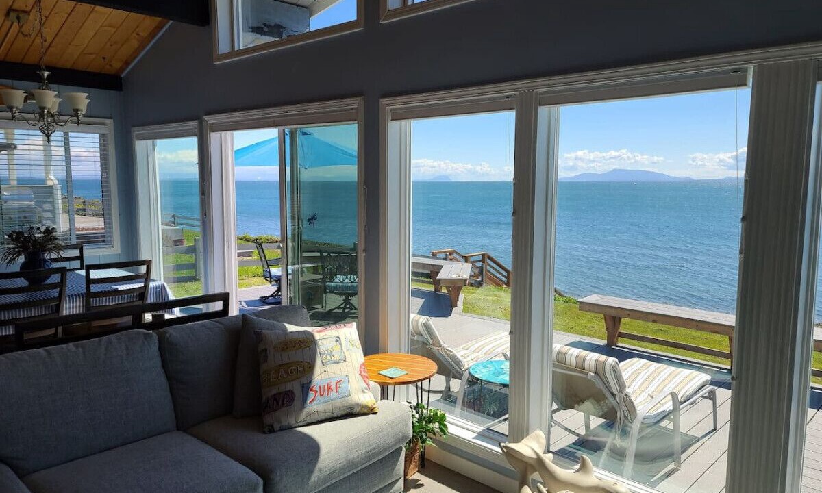 Photo of Livingroom in Point Roberts
