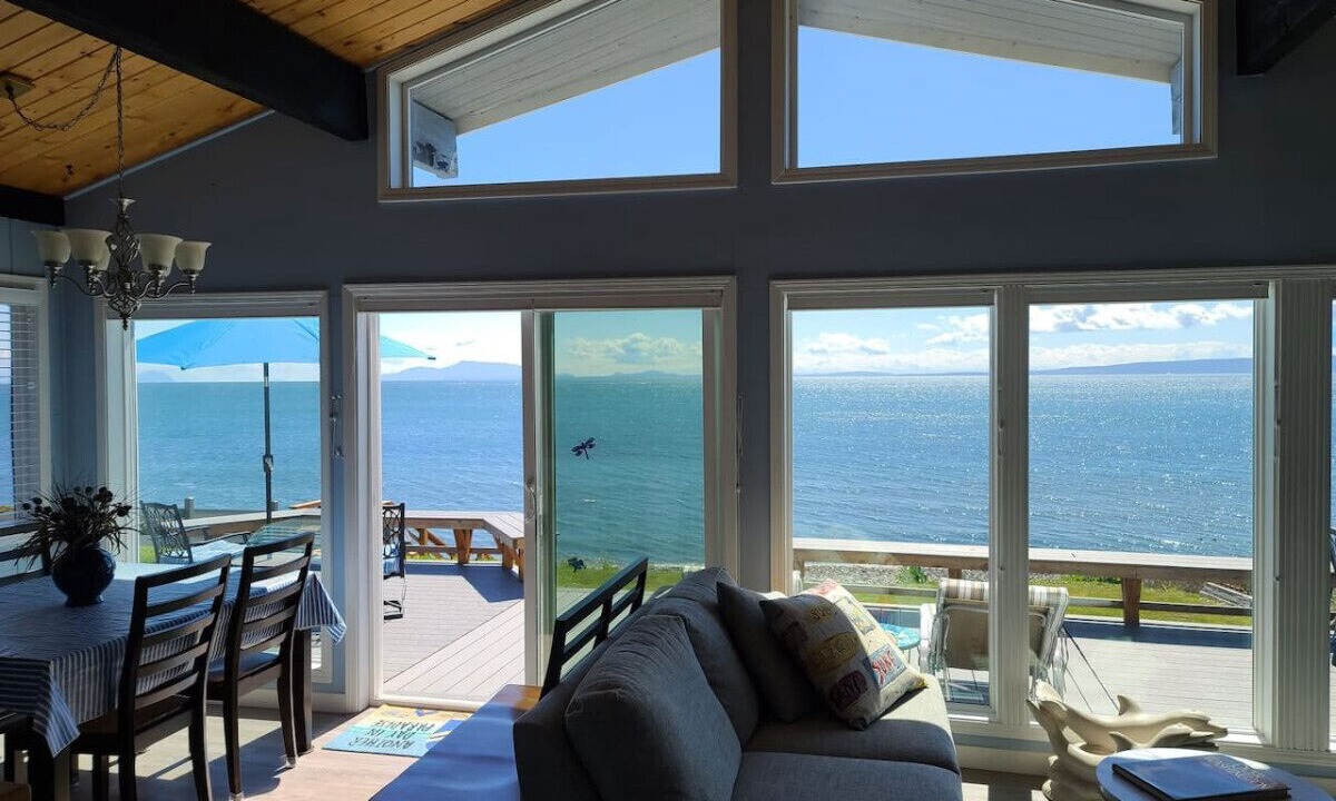 Photo of Livingroom in Point Roberts