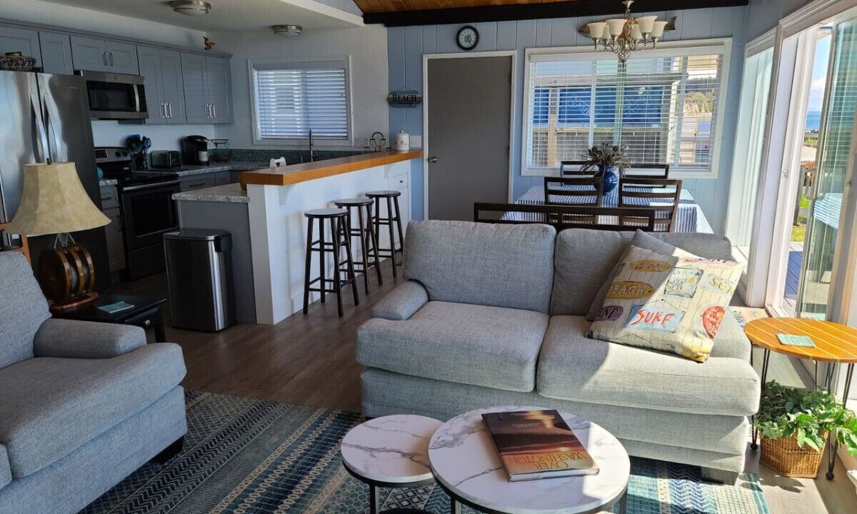 Photo of Livingroom in Point Roberts