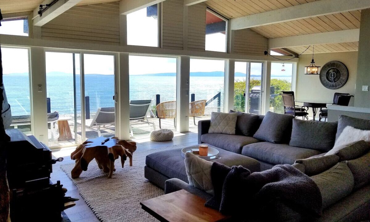 Photo of Livingroom in Point Roberts