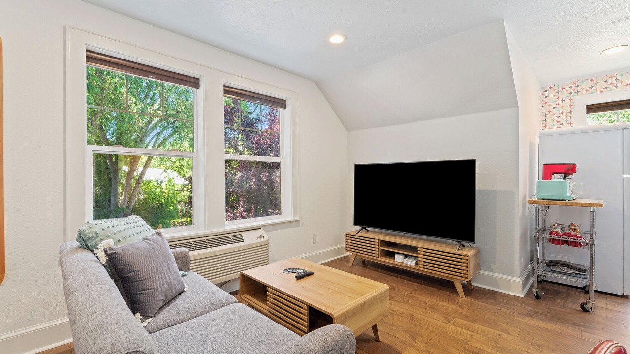 Photo of Livingroom in North End