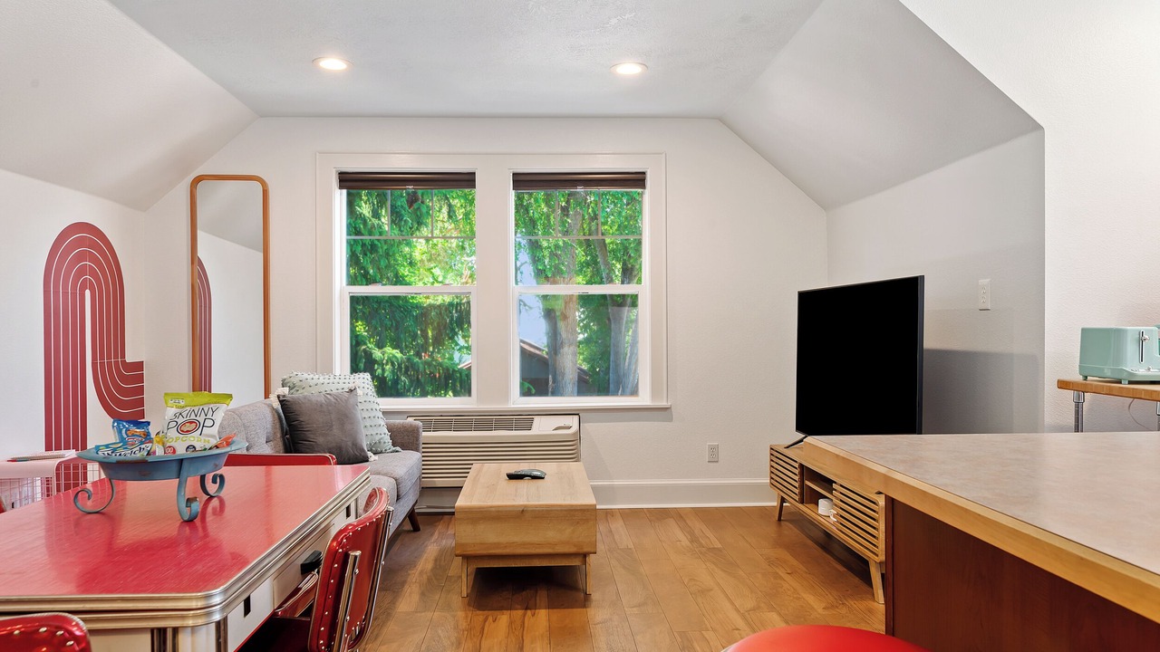 Photo of Livingroom in North End