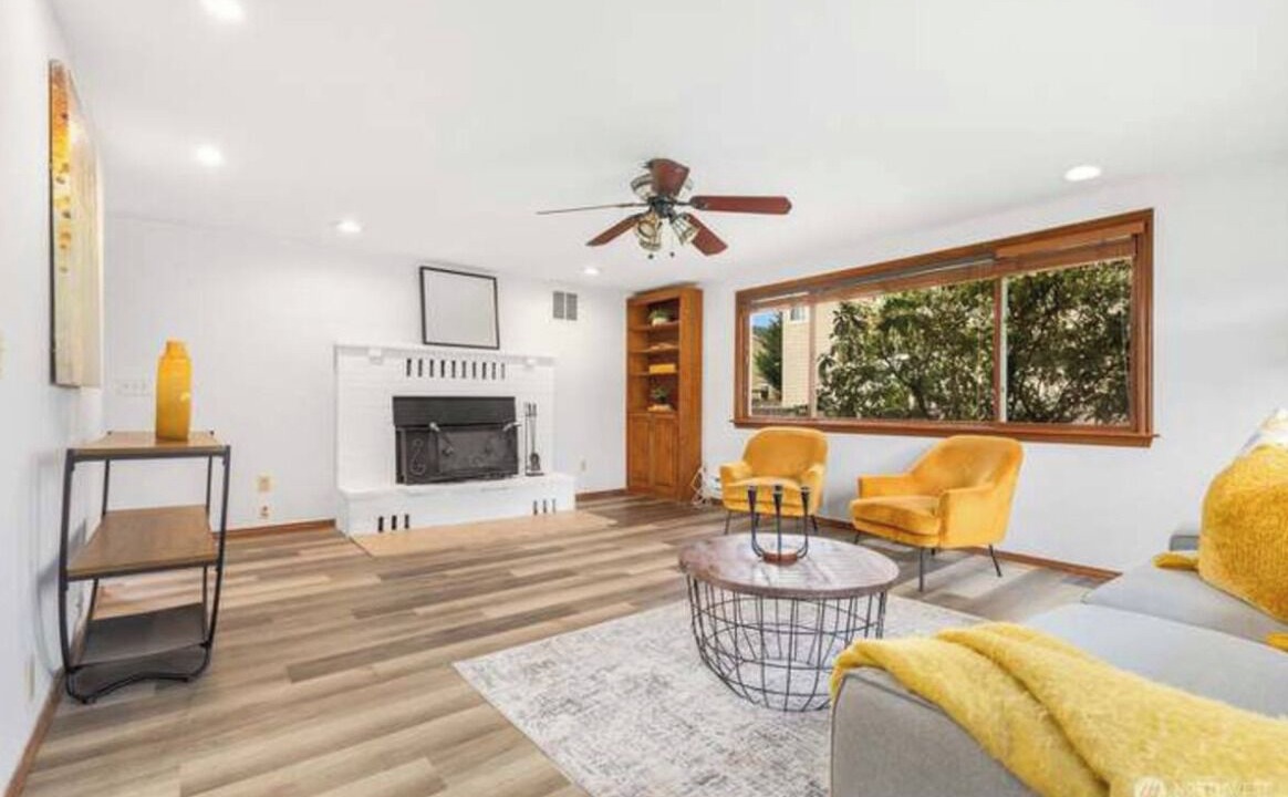 Photo of Livingroom in Bonney Lake