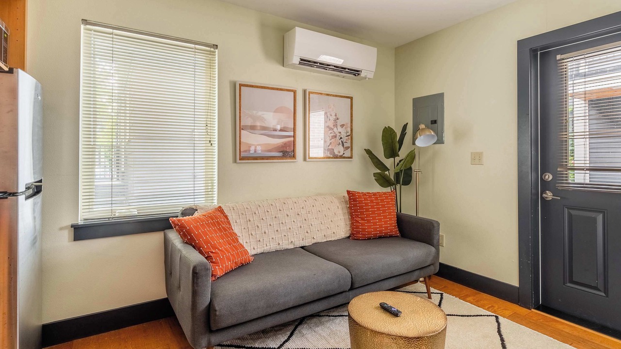 Photo of Livingroom in Belmont