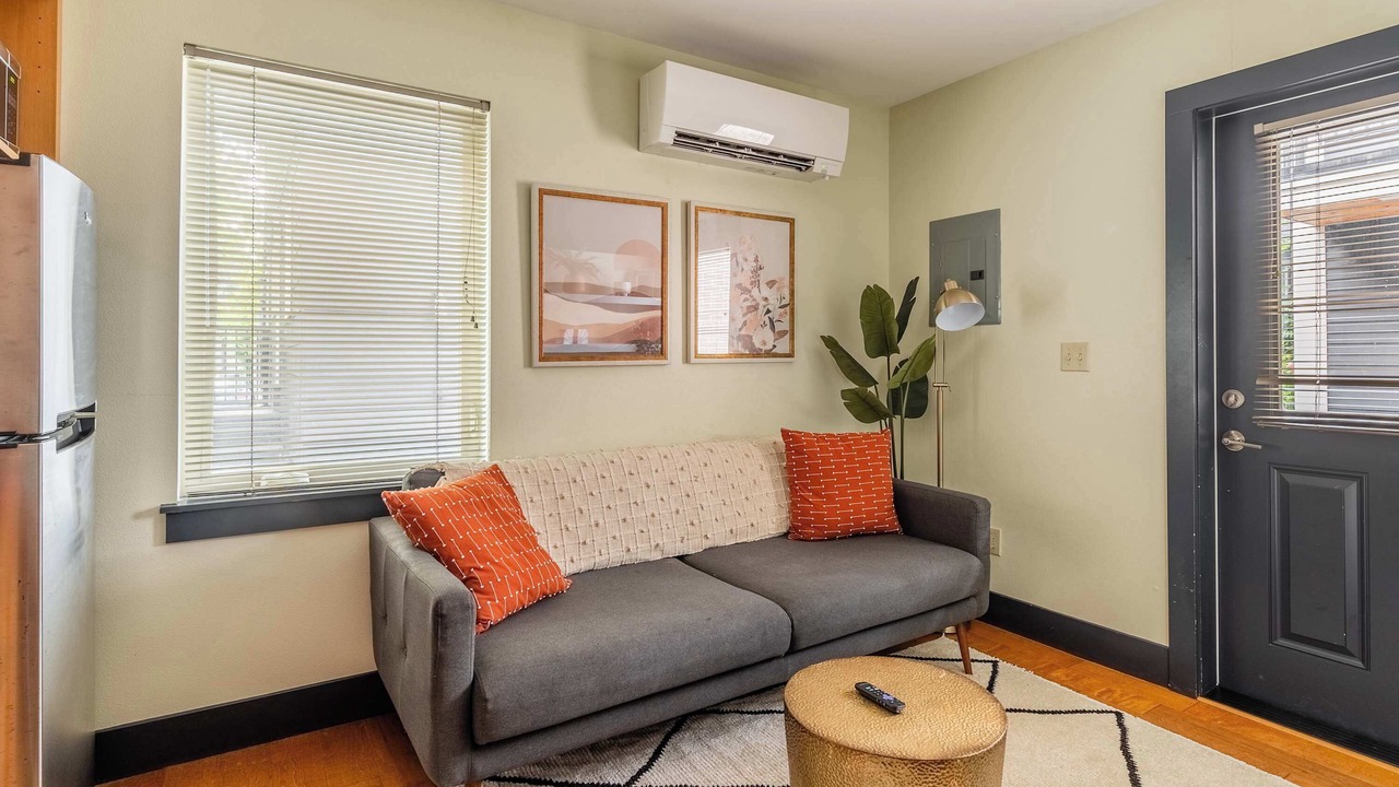 Photo of Livingroom in Belmont