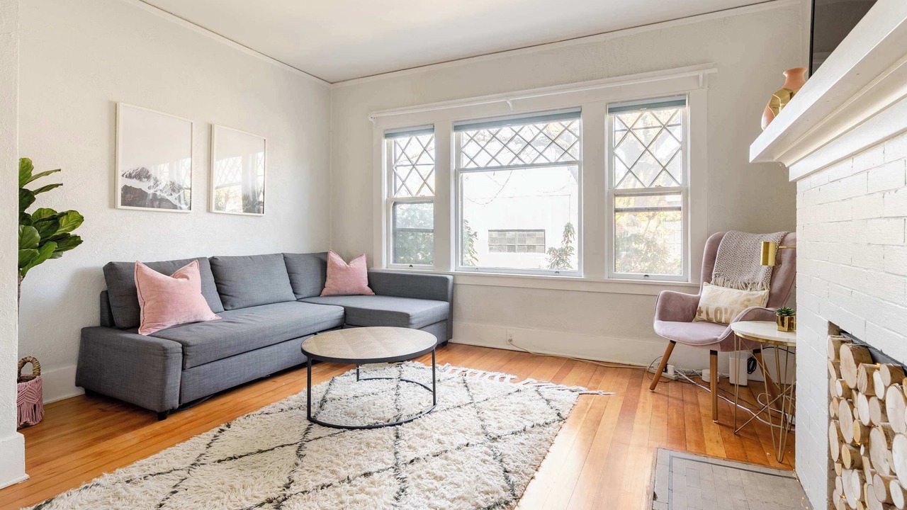 Photo of Livingroom in Belmont