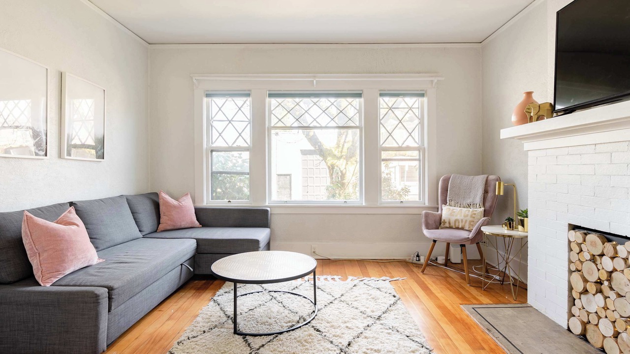 Photo of Livingroom in Belmont