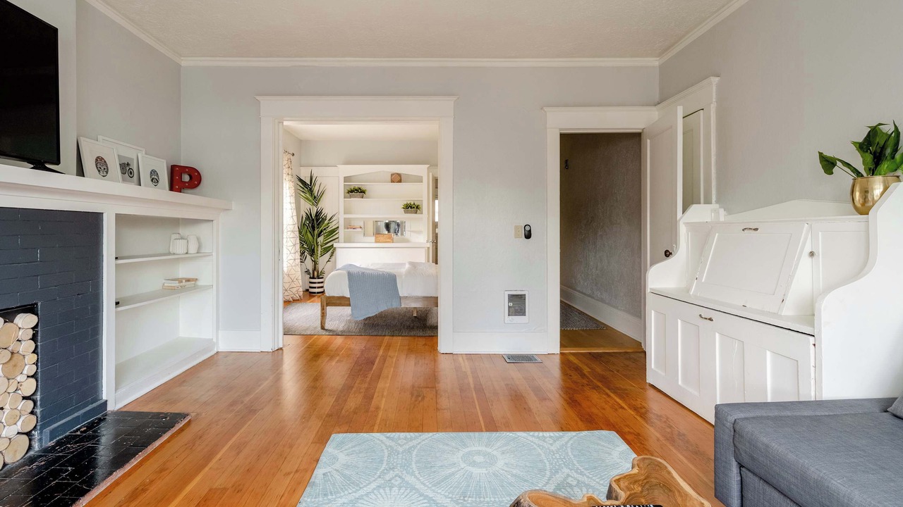 Photo of Livingroom in Belmont