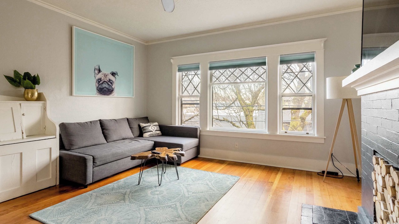Photo of Livingroom in Belmont