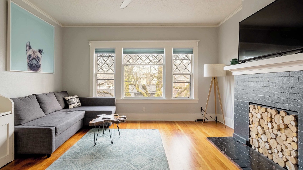 Photo of Livingroom in Belmont