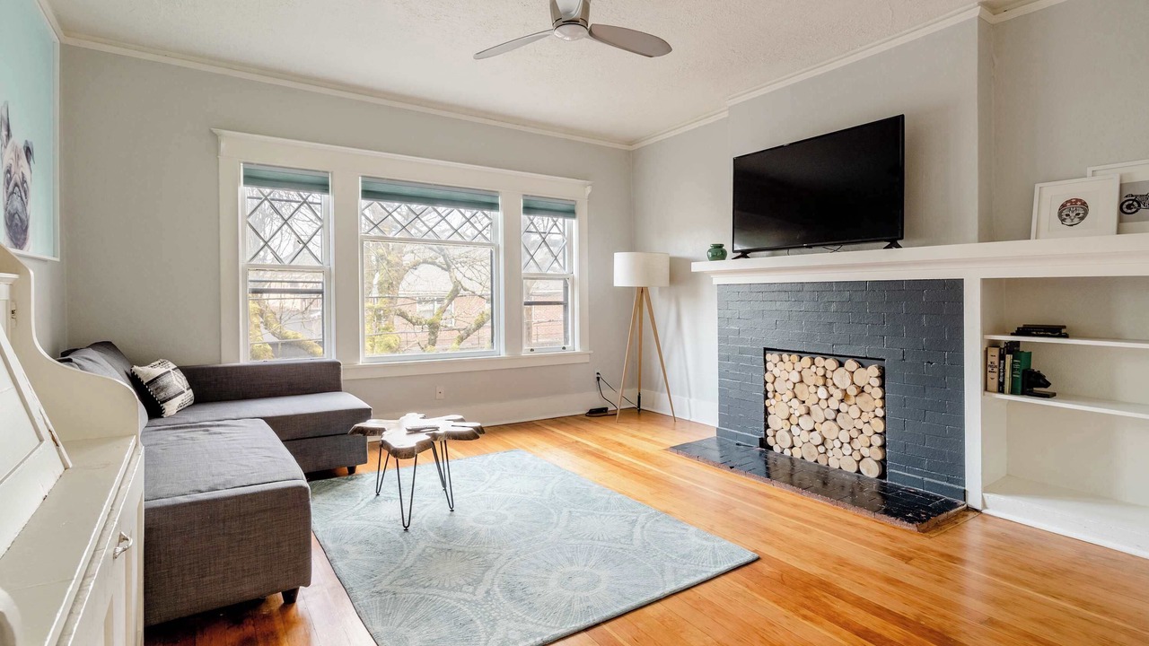 Photo of Livingroom in Belmont