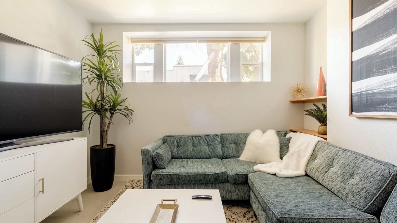 Photo of Livingroom in Belmont