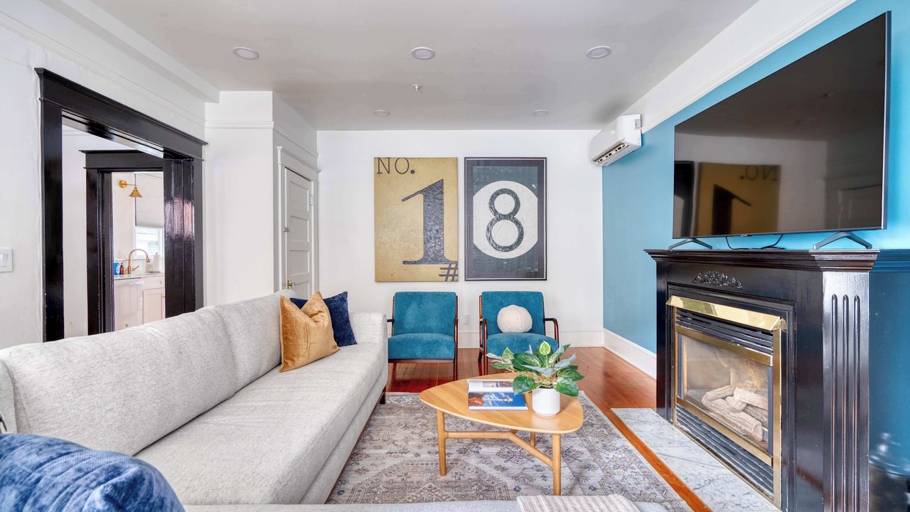 Photo of Livingroom in Nob Hill