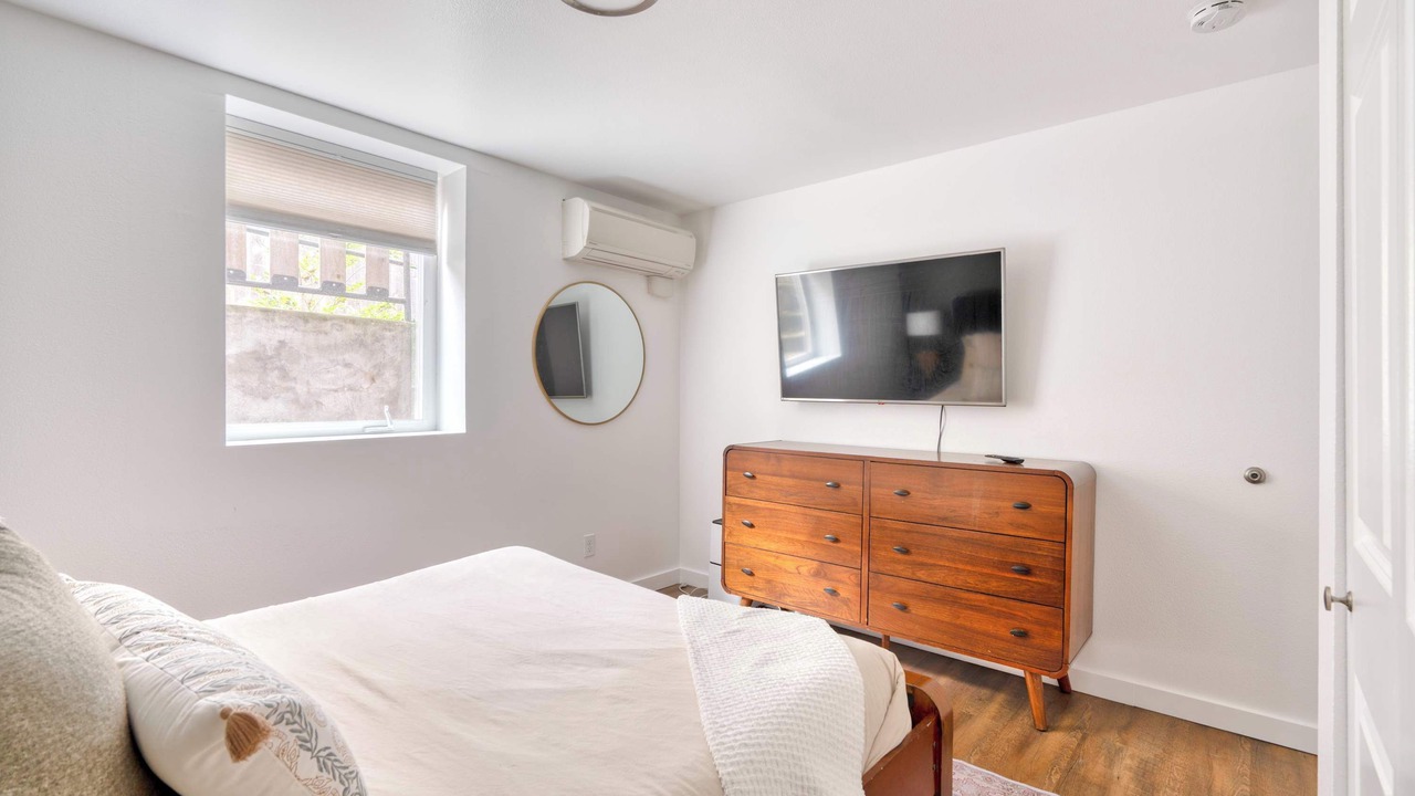 Photo of Bedroom in Sullivan's Gulch