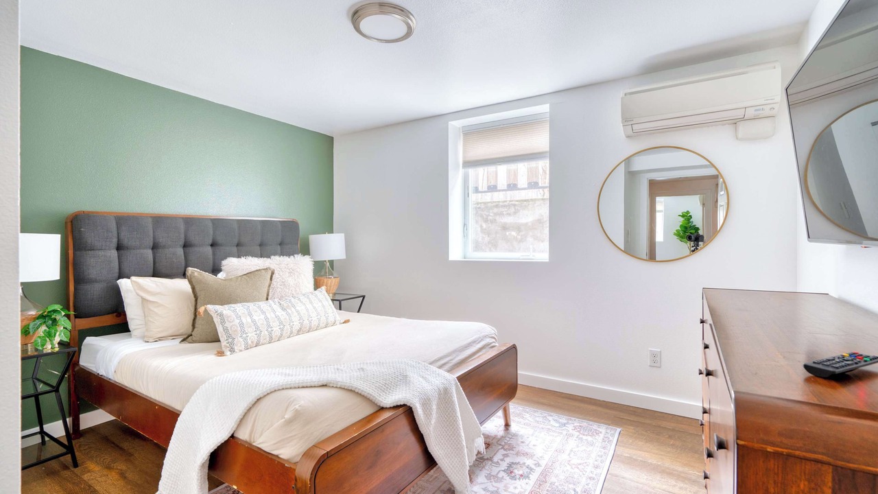 Photo of Bedroom in Sullivan's Gulch