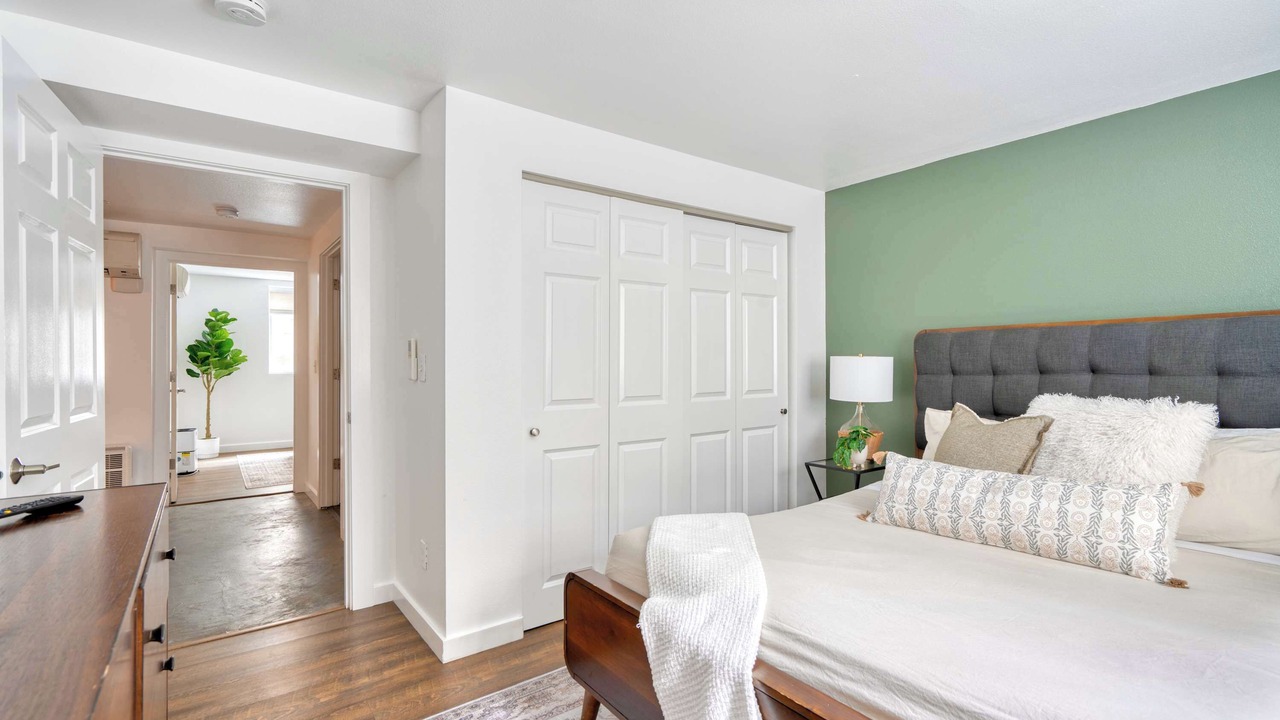 Photo of Bedroom in Sullivan's Gulch