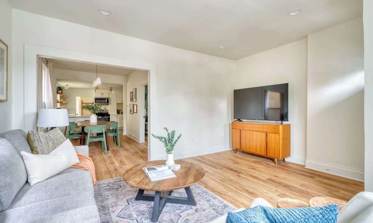 Photo of Livingroom in Uptown