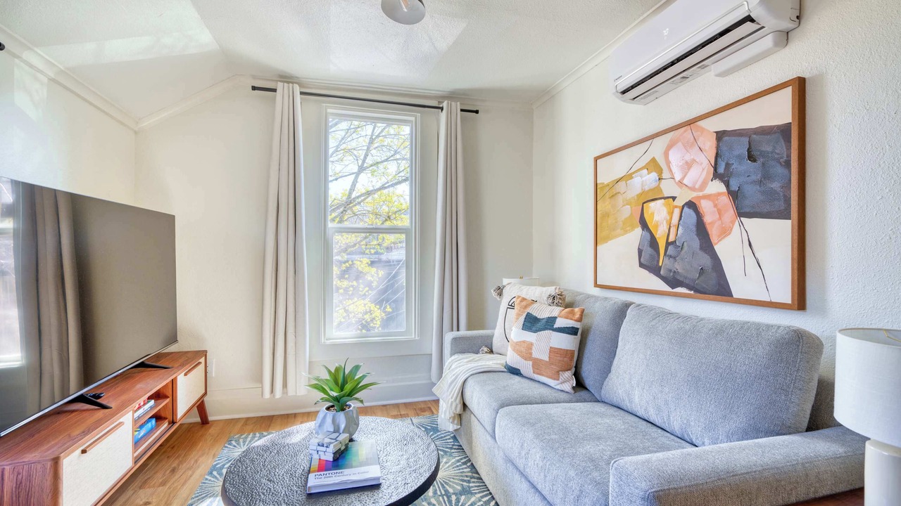 Photo of Livingroom in Uptown