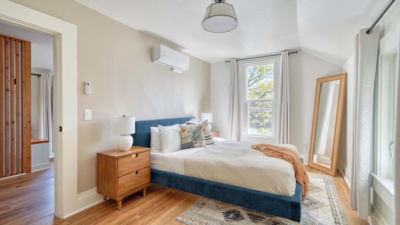 Photo of Bedroom in Uptown