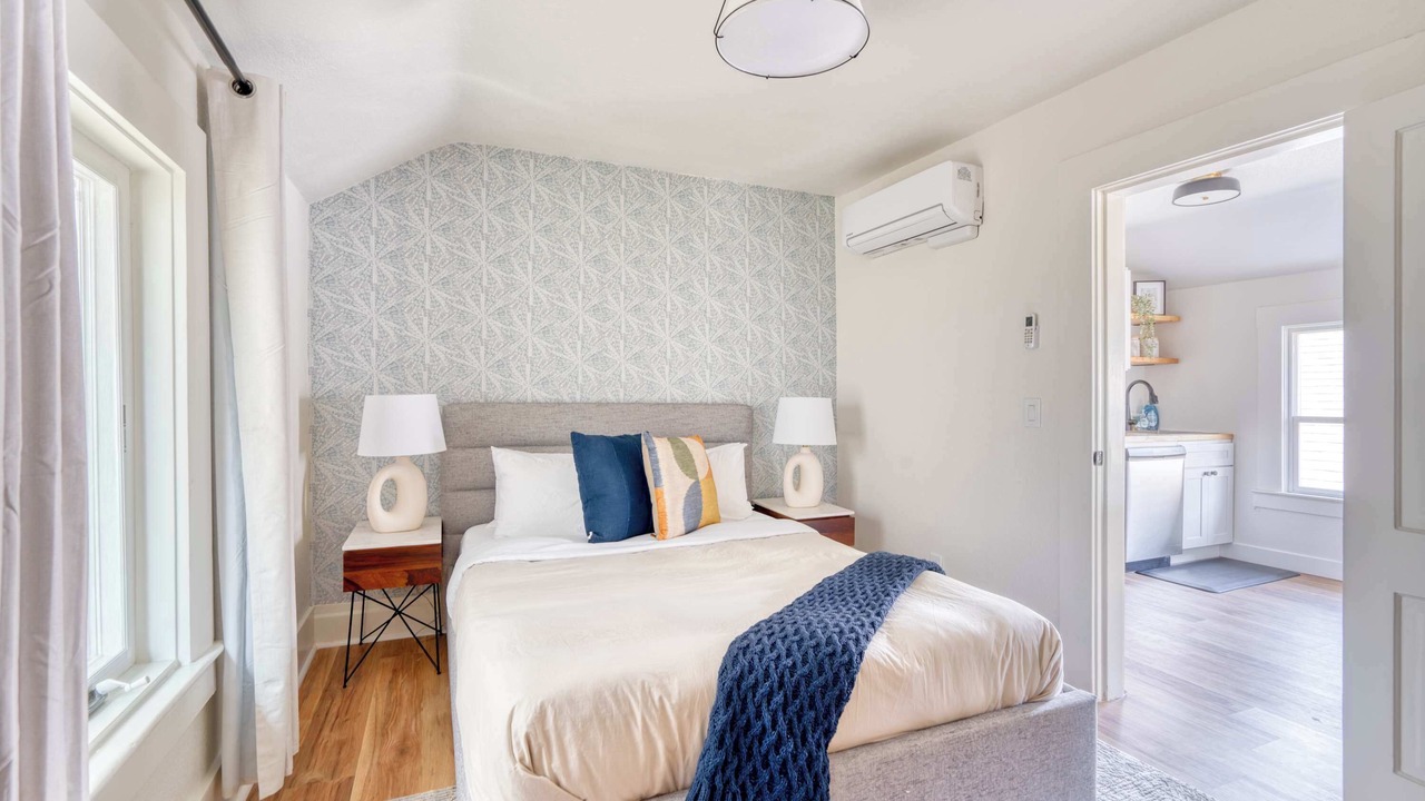 Photo of Bedroom in Uptown