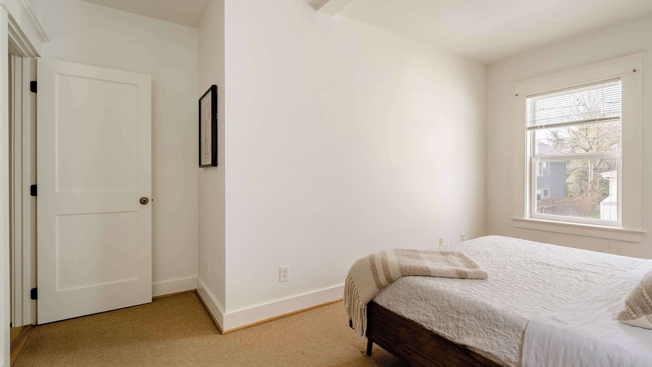 Photo of Bedroom in Mississippi District