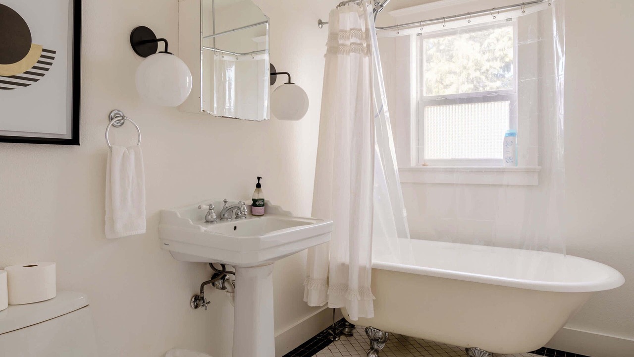 Photo of Bathroom in Mississippi District