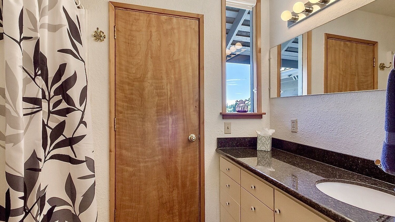 Photo of Bathroom in Friday Harbor