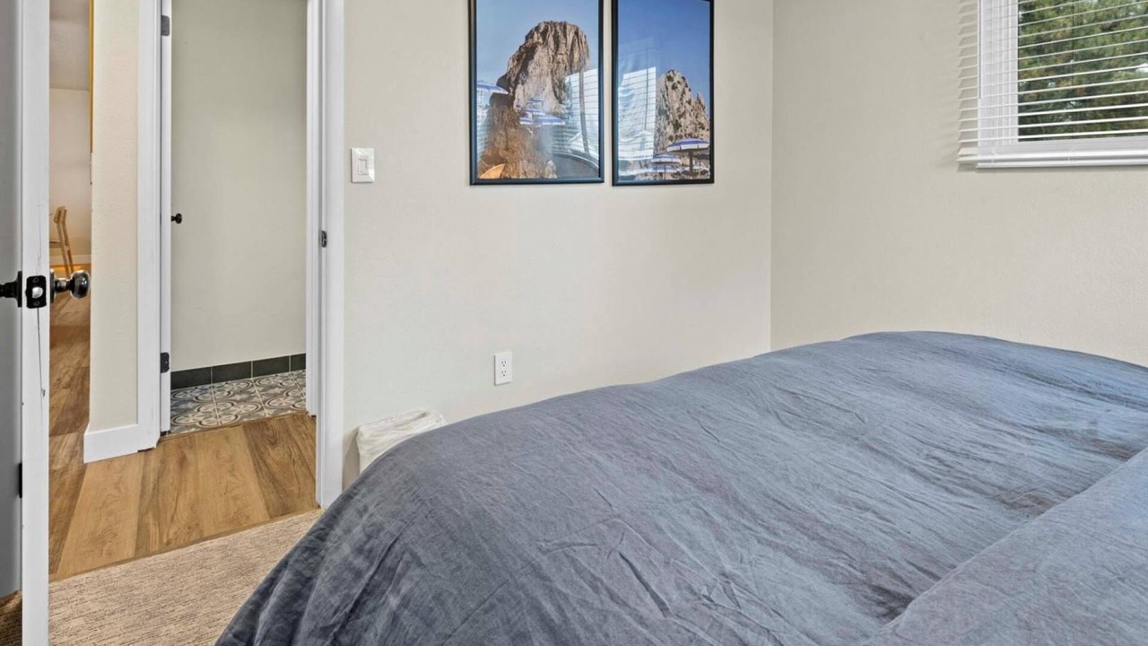 Photo of Bedroom in Central Rim