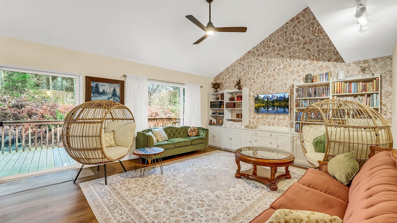 Photo of Livingroom in Anderson Island