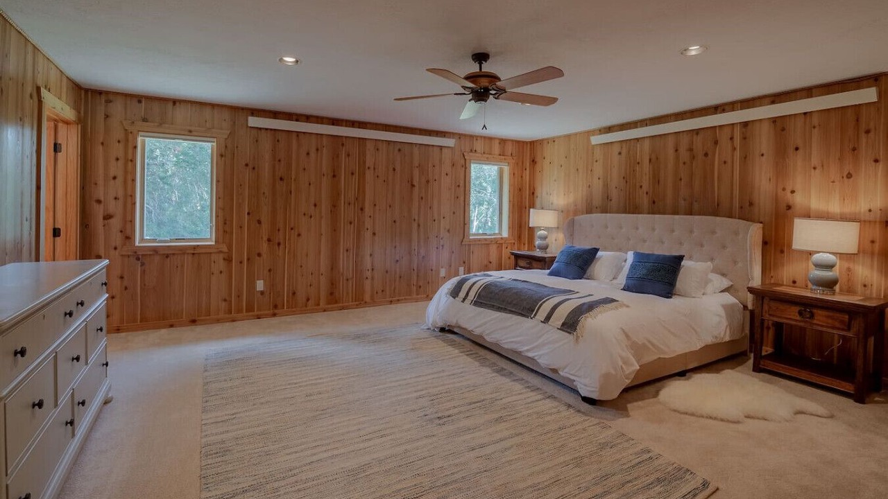 Photo of Bedroom in Game Creek